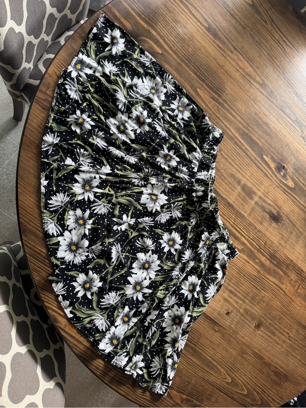 Torrid Black Floral A-Line Mini Skirt with White Daisies and Pockets